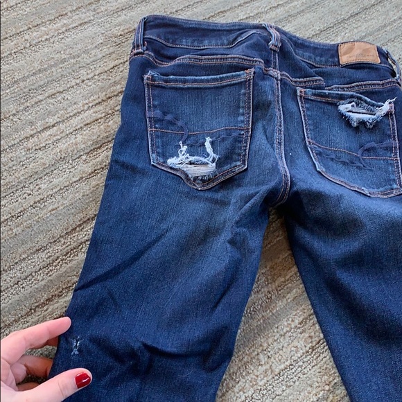 Size 4 American eagle distressed jeans. - Picture 8 of 8